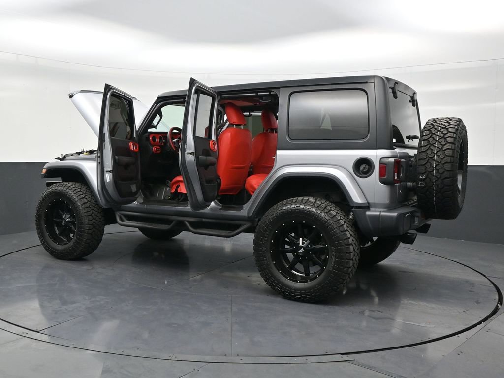 Used 2018 Jeep Wrangler Unlimited Sahara w/ Cold Weather Group image 31