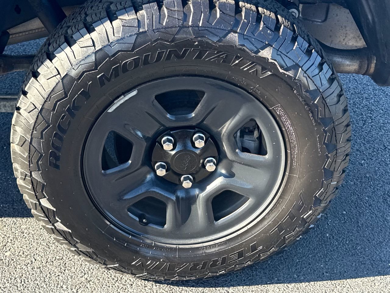 Used 2020 Jeep Gladiator Sport image 12