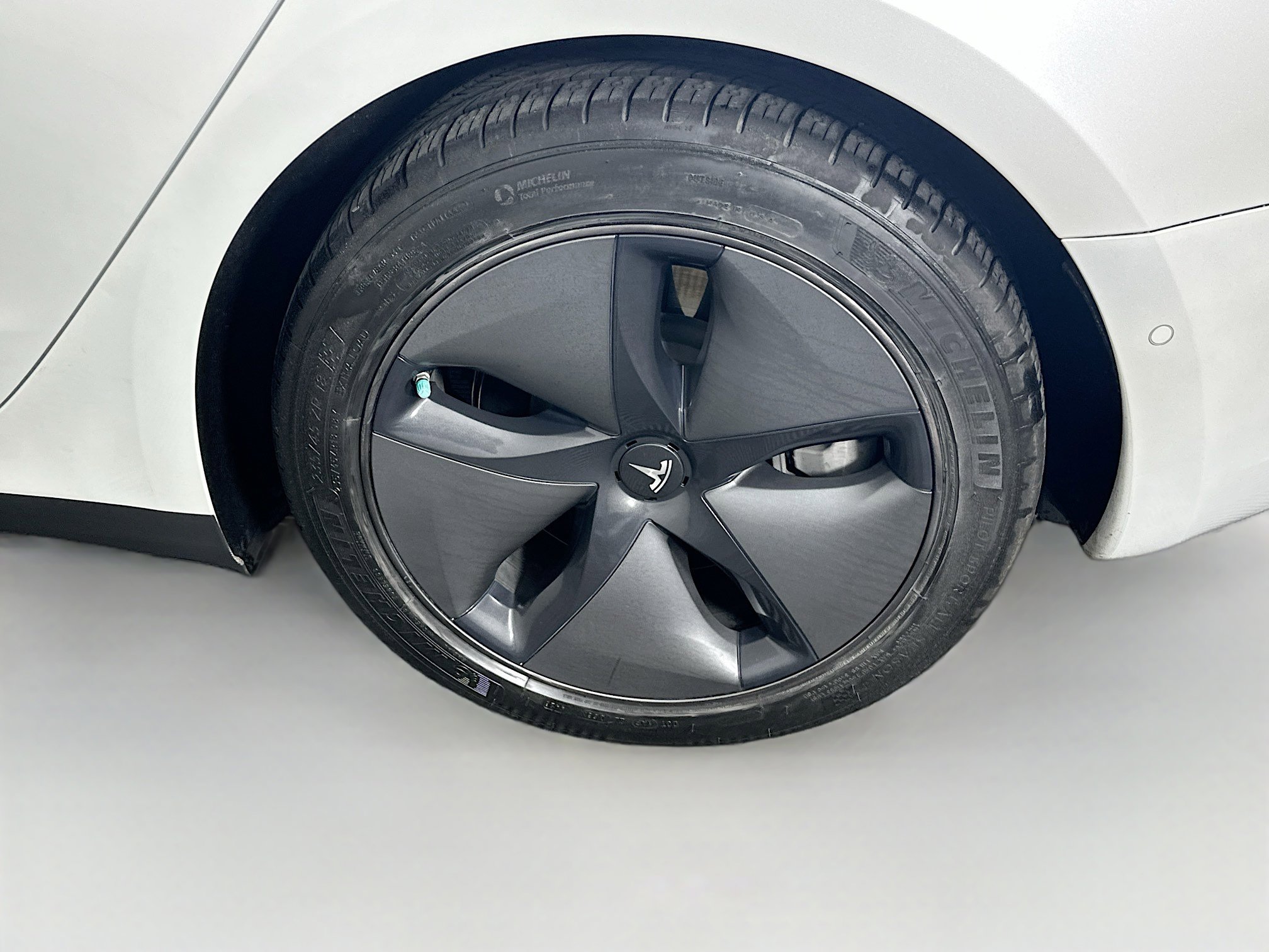 Used 2020 Tesla Model 3 Standard Range Plus image 11