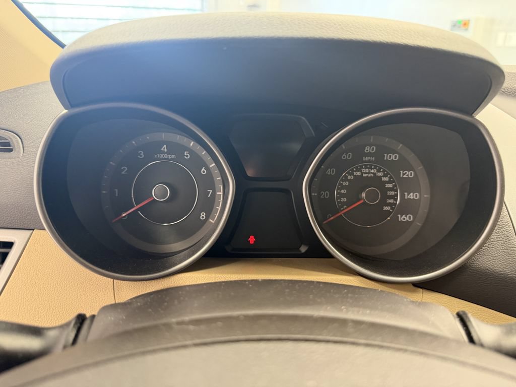 Used 2013 Hyundai Elantra GLS FWD image 23