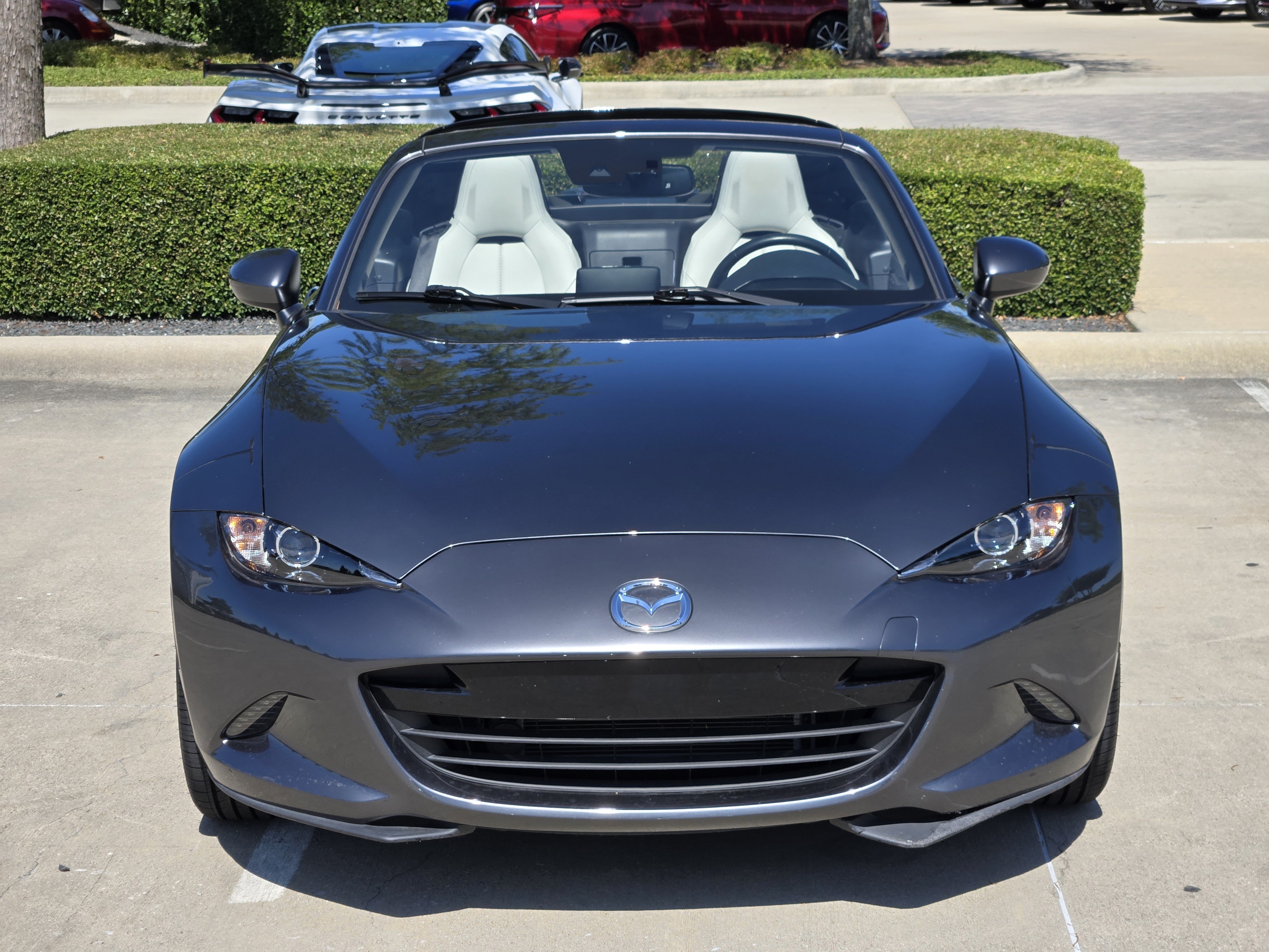 Used 2021 MAZDA MX-5 Miata RF Grand Touring RWD image 9