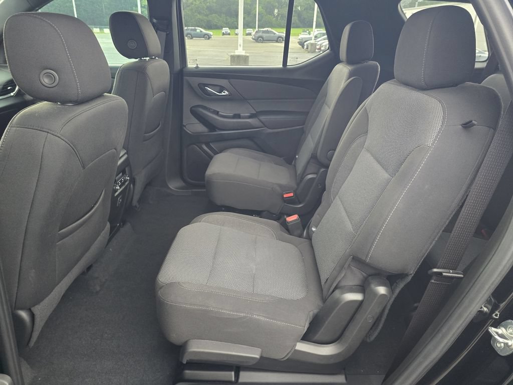 Used 2023 Chevrolet Traverse LT FWD image 11