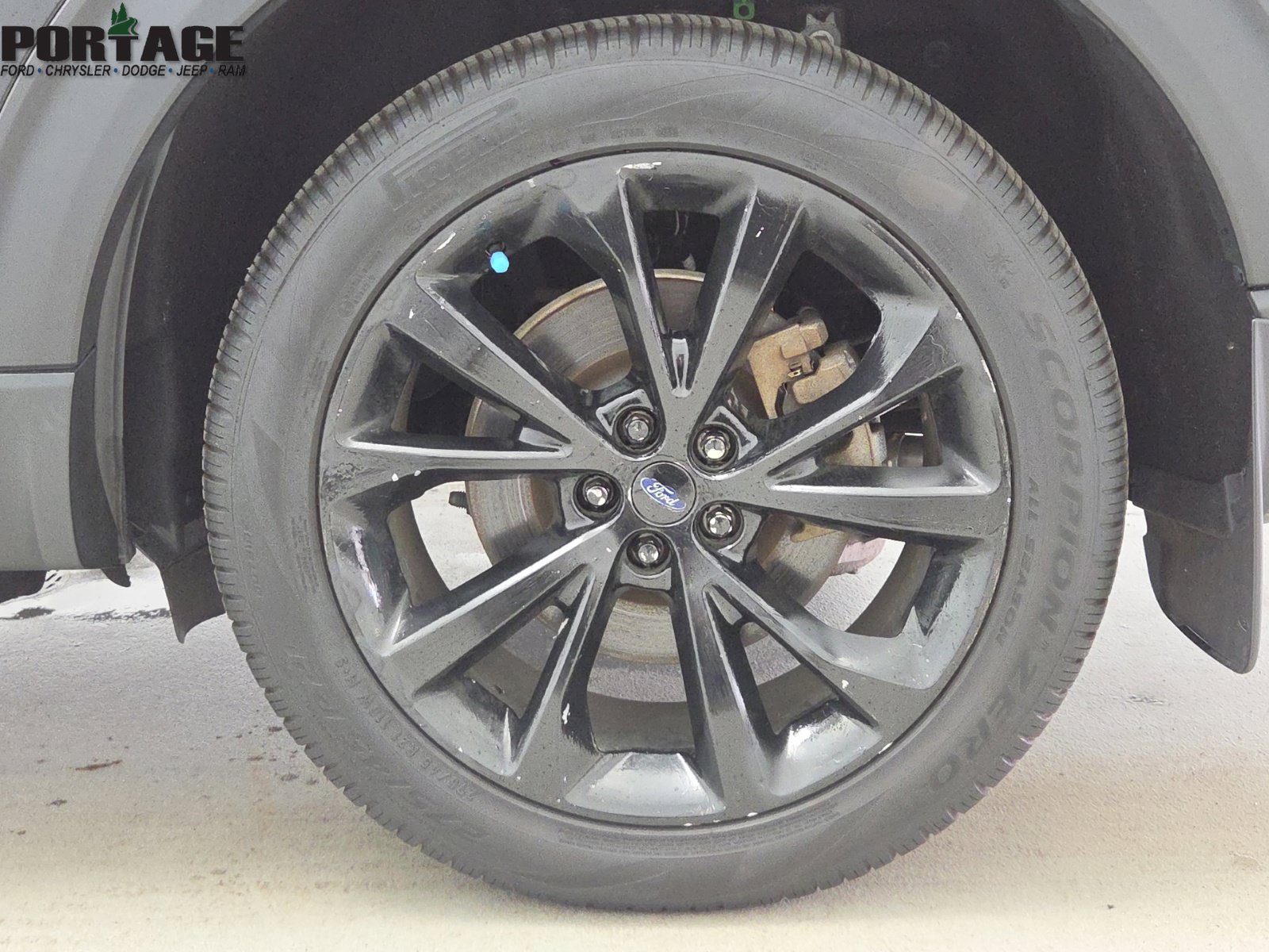 Used 2022 Ford Explorer Platinum w/ Class IV Trailer Tow Package AWD/4WD image 36
