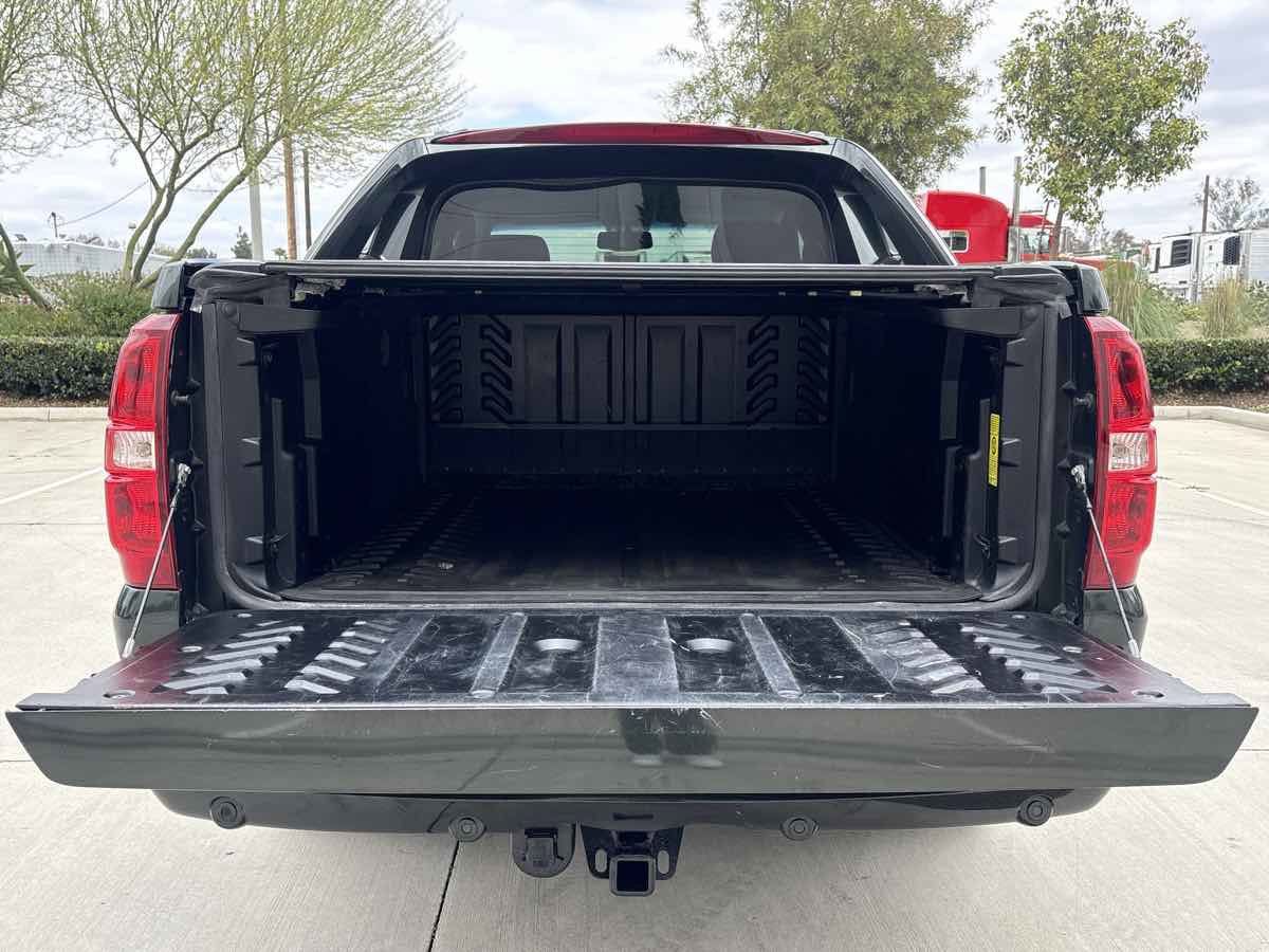 Used 2013 Chevrolet Avalanche LS AWD/4WD image 11