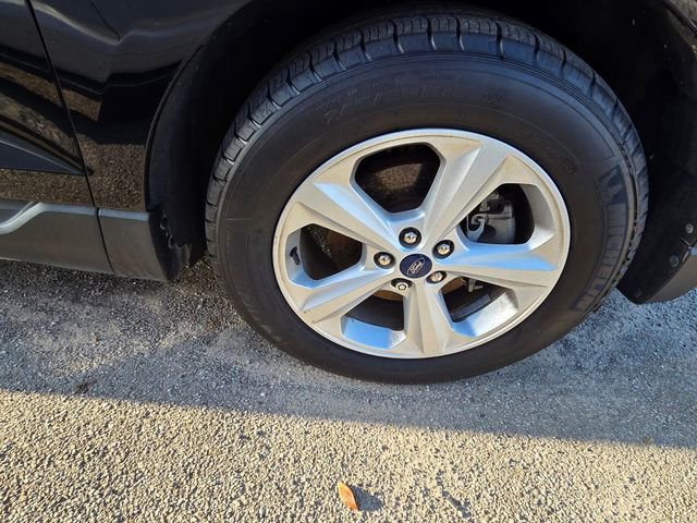 Used 2020 Ford Edge SE FWD image 10