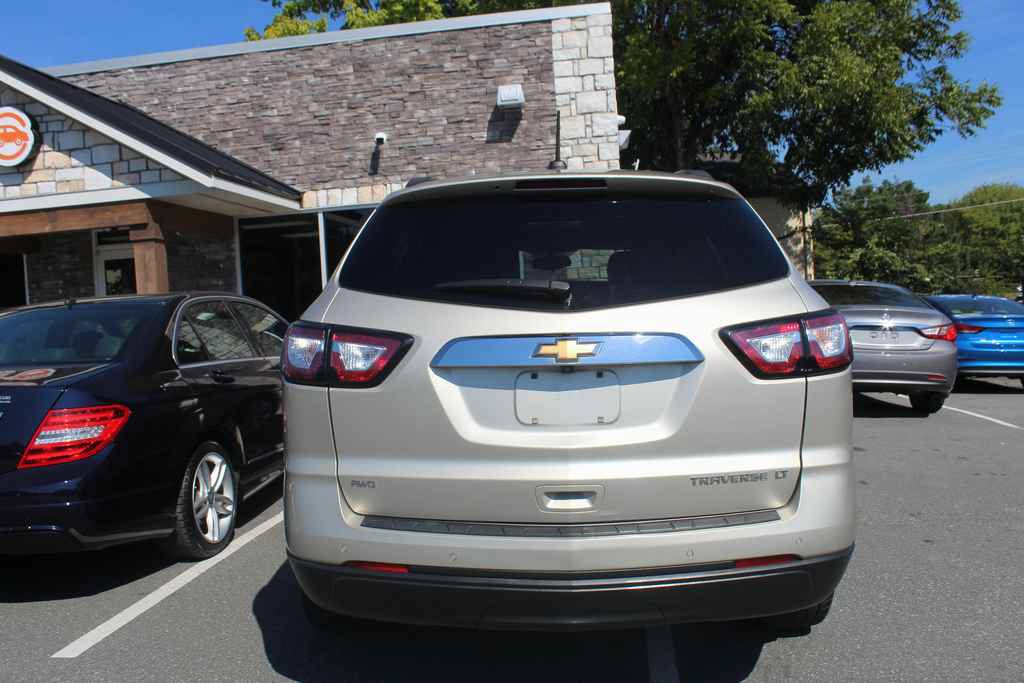 Used 2016 Chevrolet Traverse LT w/ Traveler's Package AWD/4WD image 6