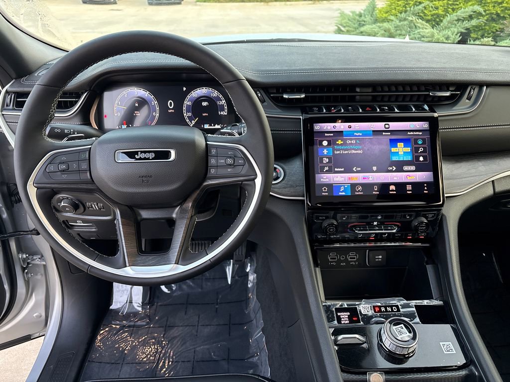 New 2025 Jeep Grand Cherokee L Limited w/ Black Appearance Package image 20