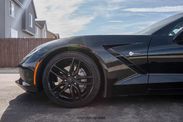 Used 2018 Chevrolet Corvette Stingray Coupe w/ 1LT image 4