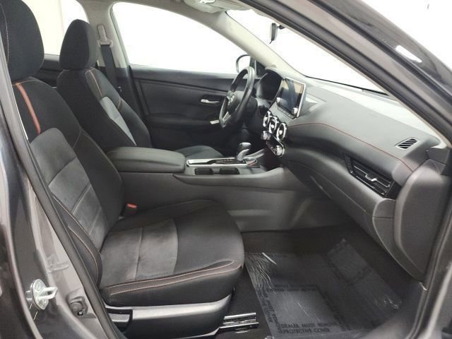 Used 2023 Nissan Sentra SR w/ Midnight Edition Package FWD image 11