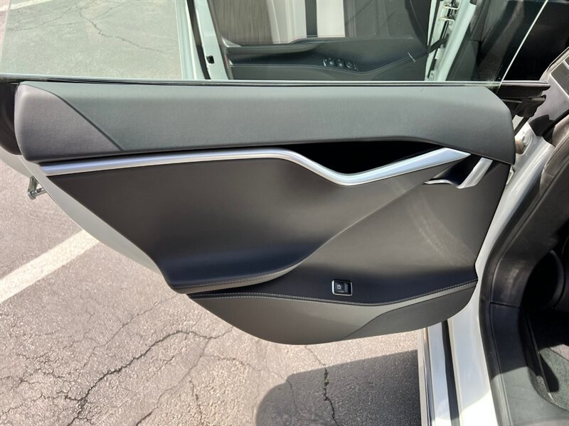Used 2017 Tesla Model S 100D AWD/4WD image 21
