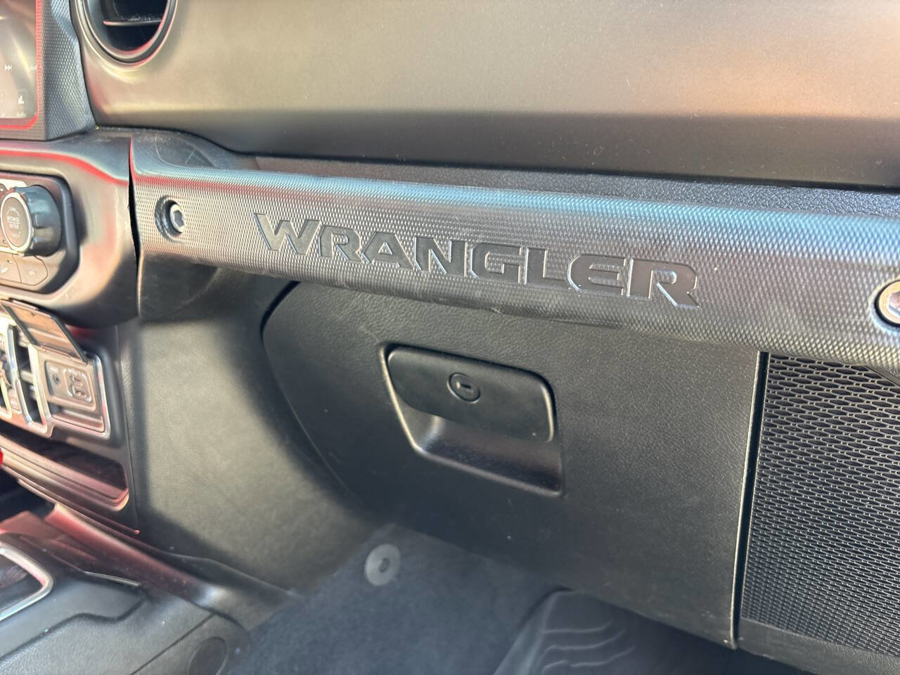 Used 2018 Jeep Wrangler Unlimited Sport S image 28