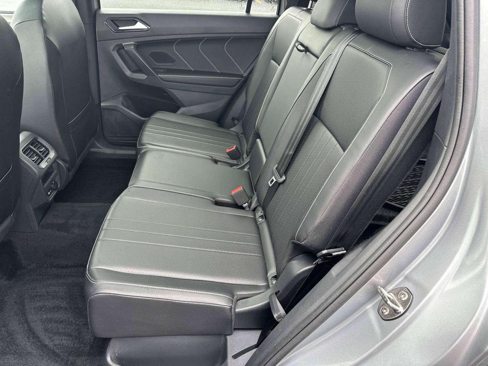 Used 2024 Volkswagen Tiguan SE R-Line AWD/4WD image 11