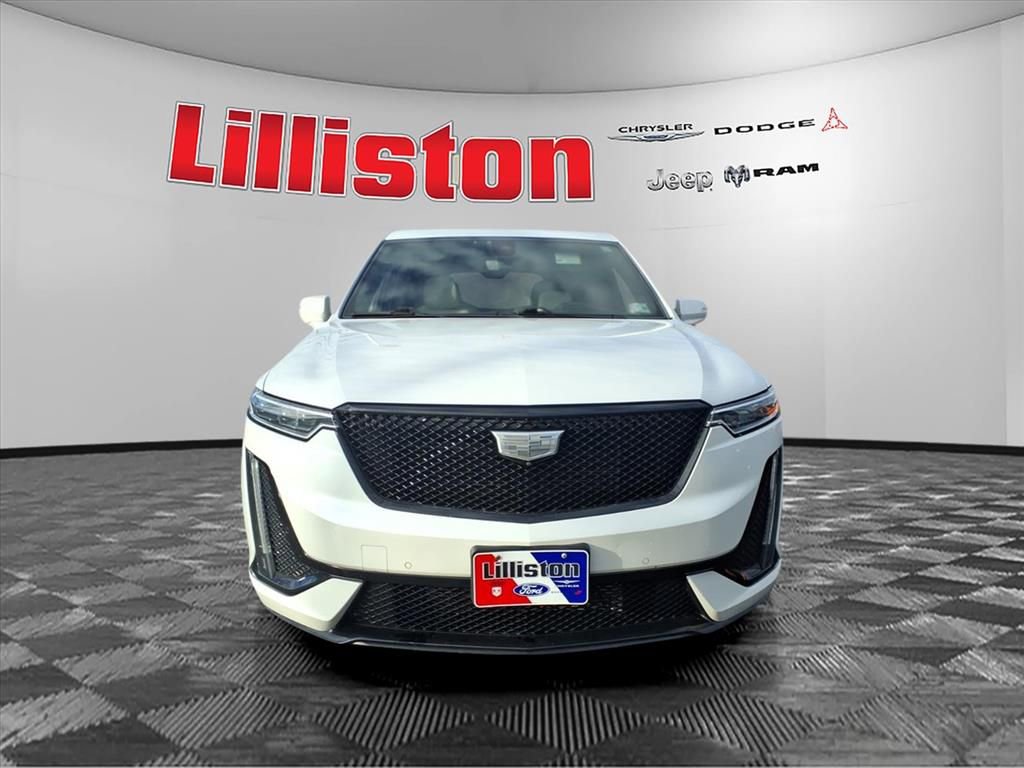 Used 2023 Cadillac XT6 Sport w/ Technology Package image 9