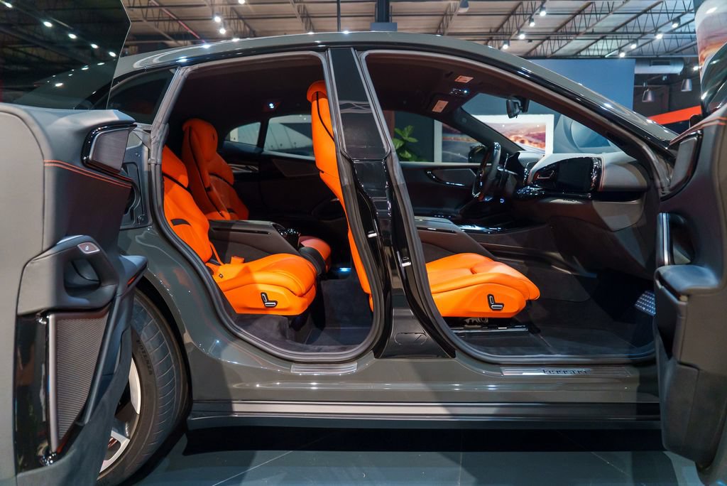 Certified 2025 Ferrari Purosangue AWD/4WD image 46