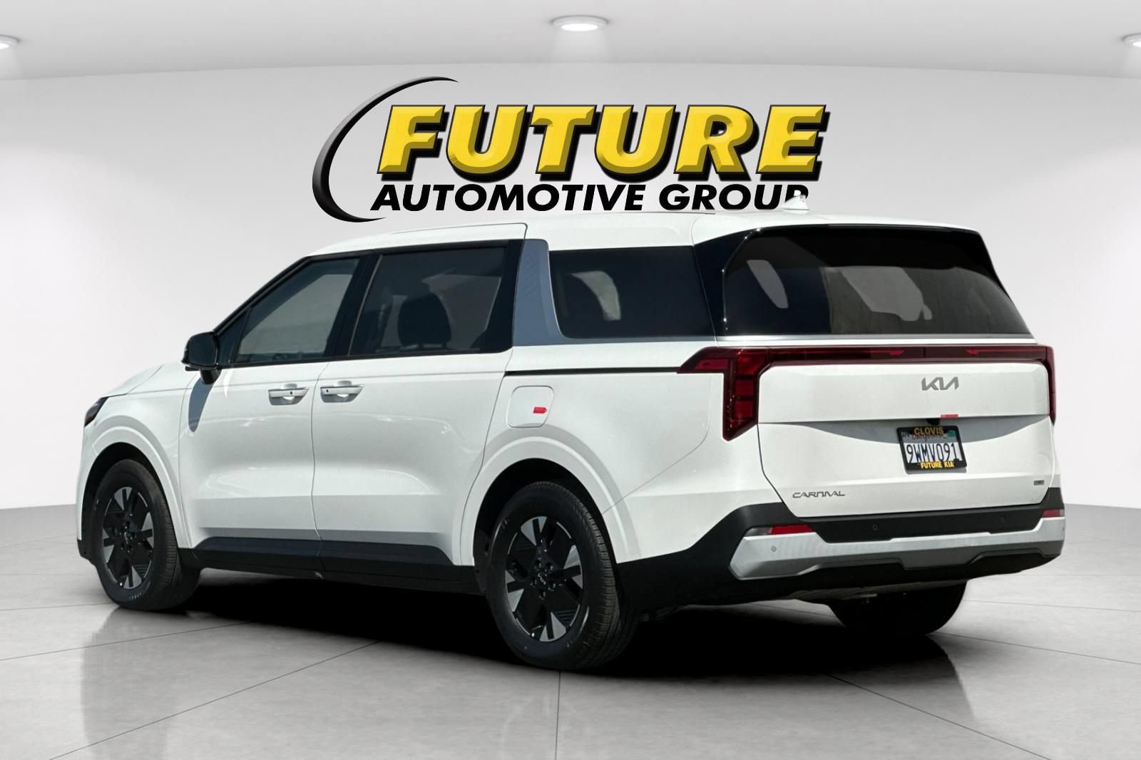 Used 2026 Kia Carnival LXS FWD image 6