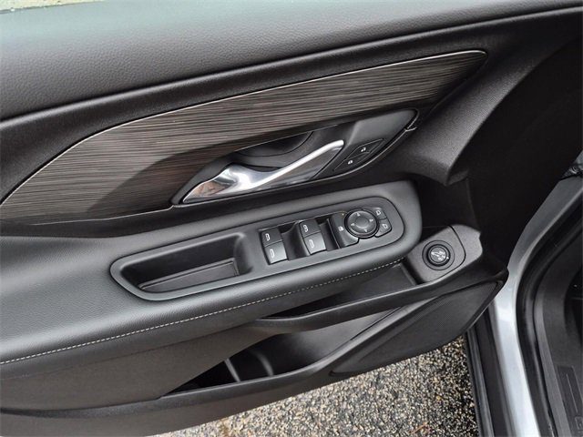 Used 2024 GMC Terrain SLE w/ Driver Convenience Package image 22