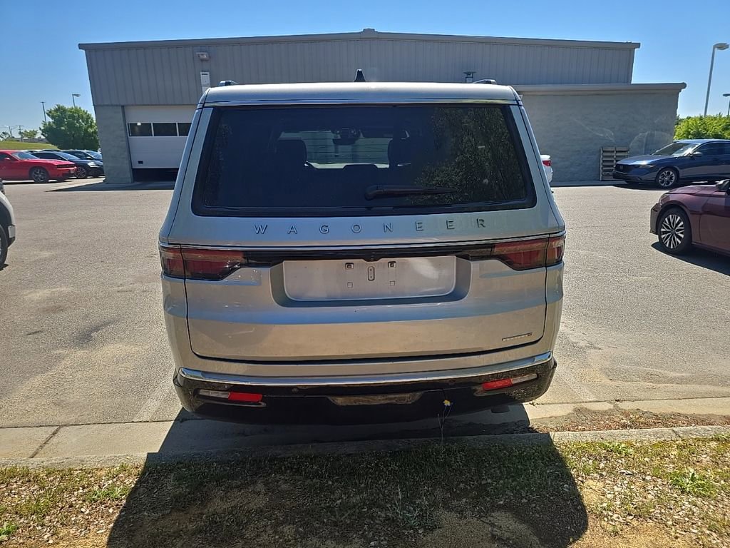 Used 2024 Jeep Wagoneer Series III AWD/4WD image 4