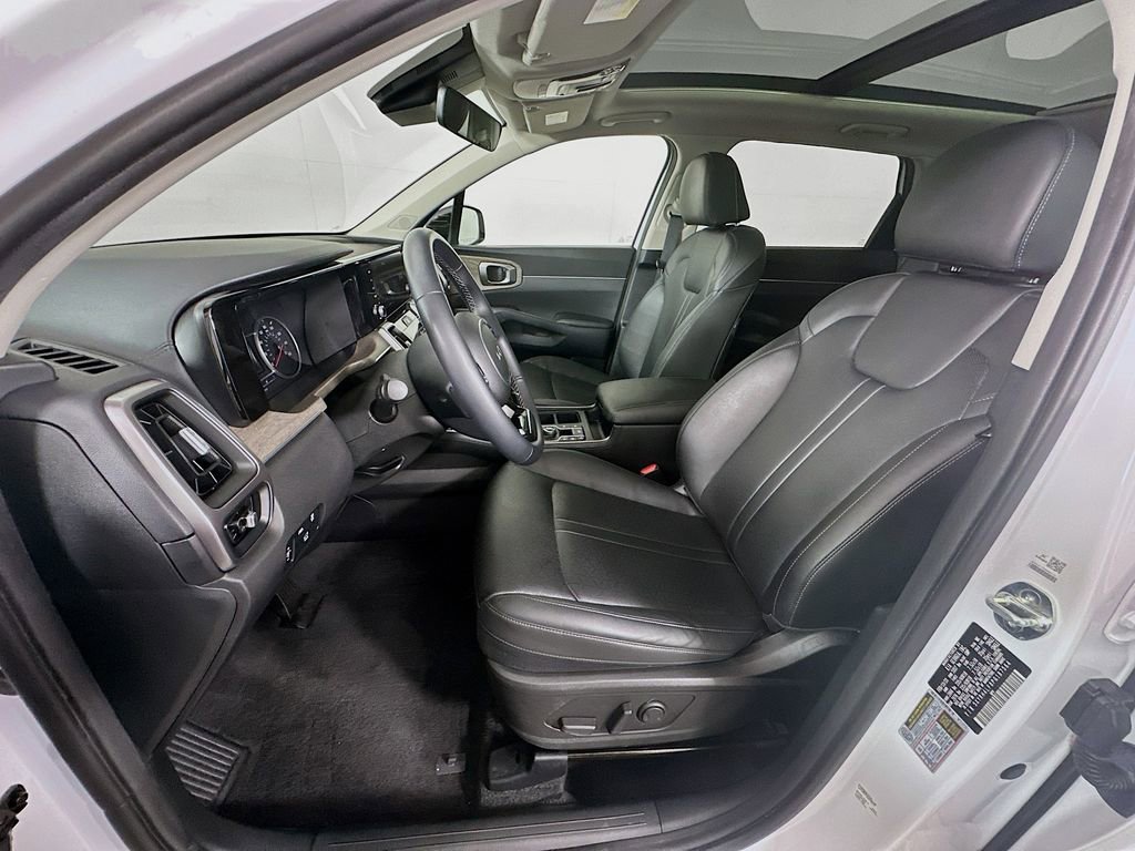 Used 2023 Kia Sorento EX w/ Panoramic Sunroof Package FWD image 21