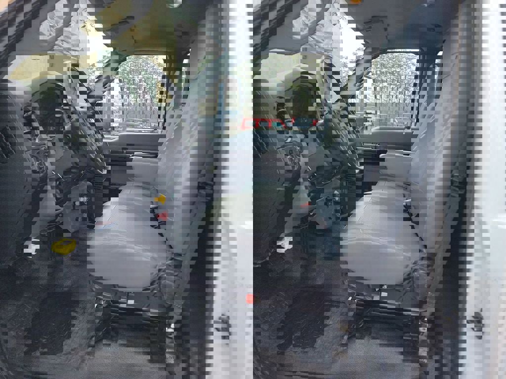 Used 2019 Ford F750 2WD Regular Cab Super Duty image 2