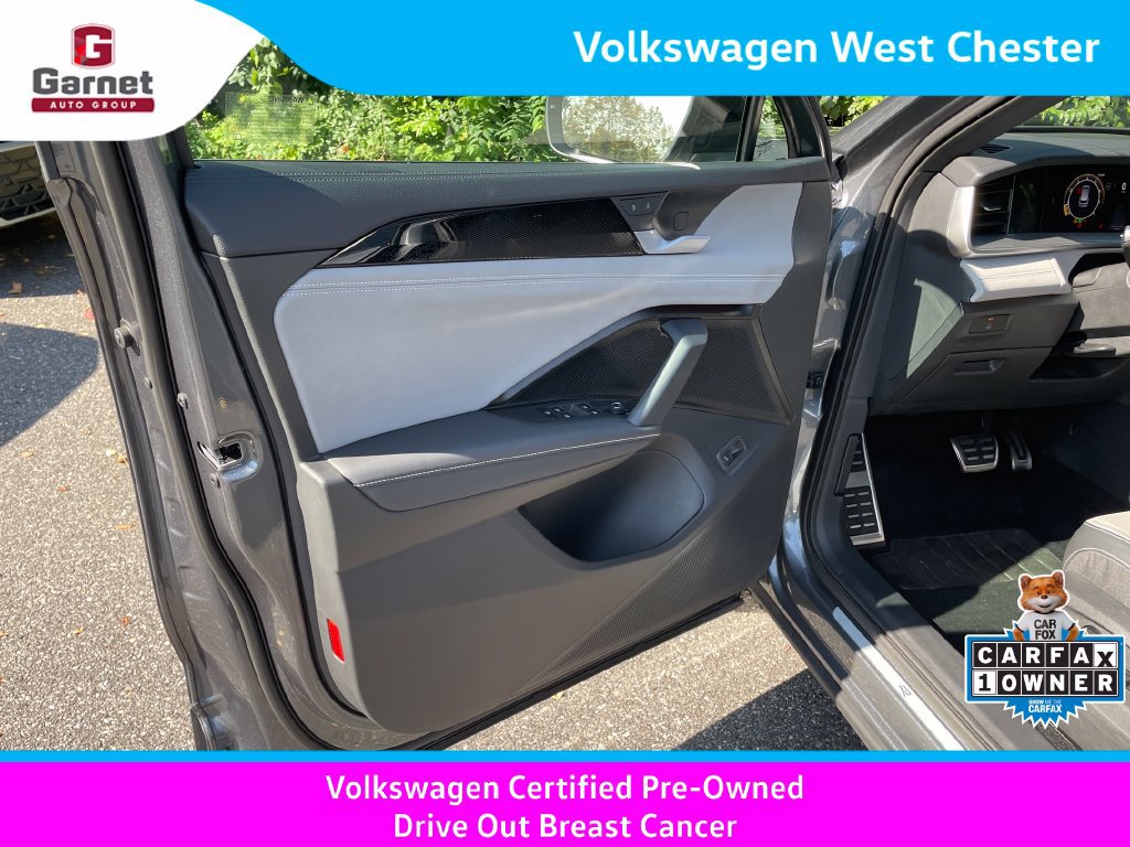 Certified 2025 Volkswagen Tiguan SE R-Line AWD/4WD image 11