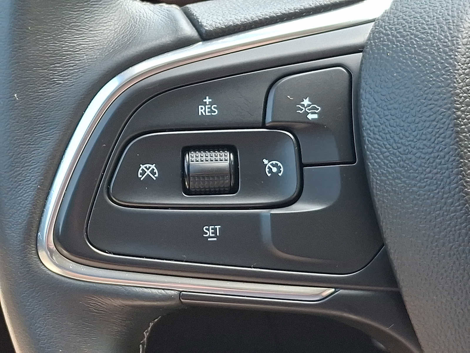 Used 2023 Buick Encore GX Preferred w/ Cold Weather Comfort Package FWD image 22