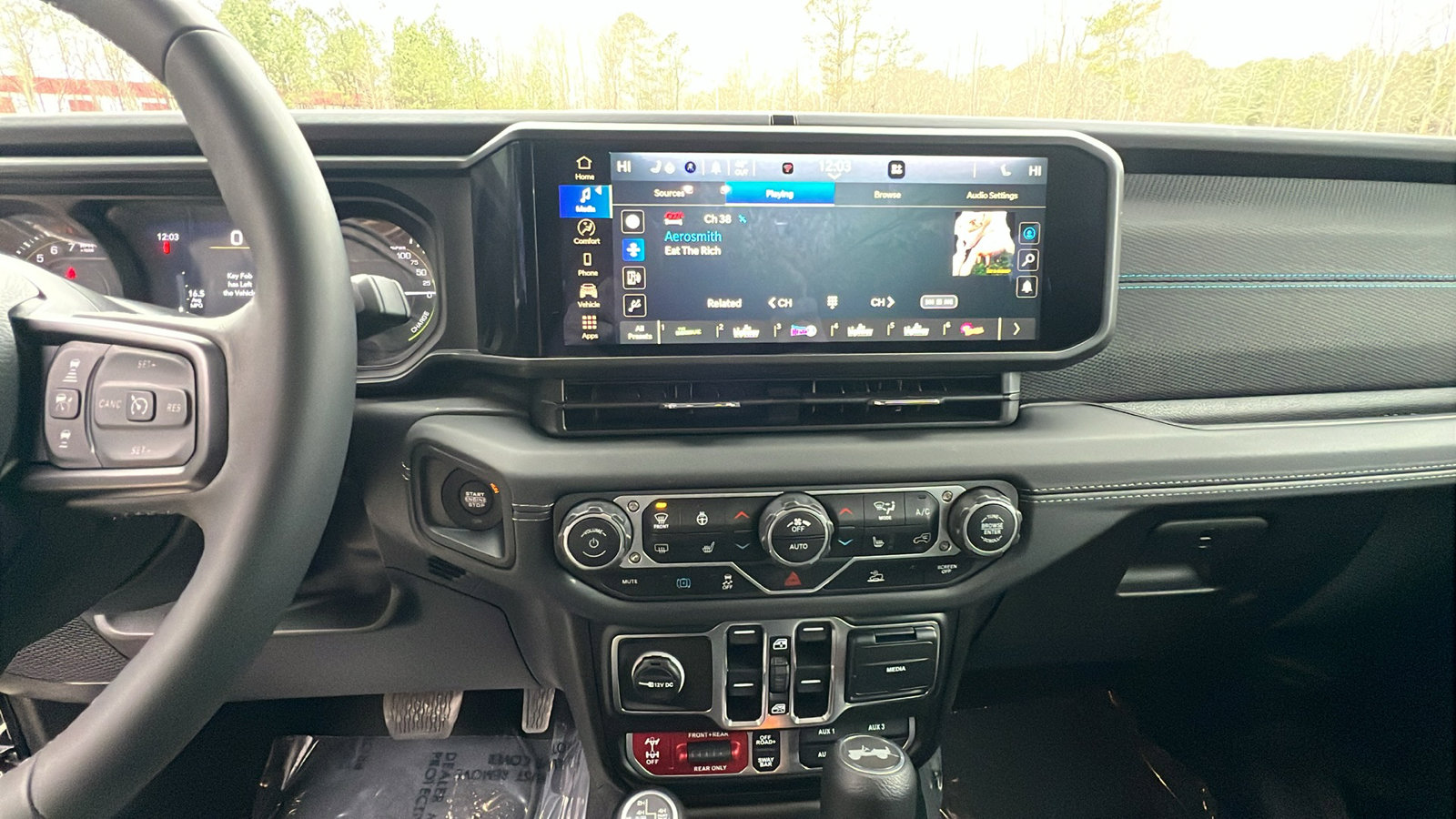 Used 2025 Jeep Wrangler Unlimited Rubicon 4xe w/ Convenience Group image 30