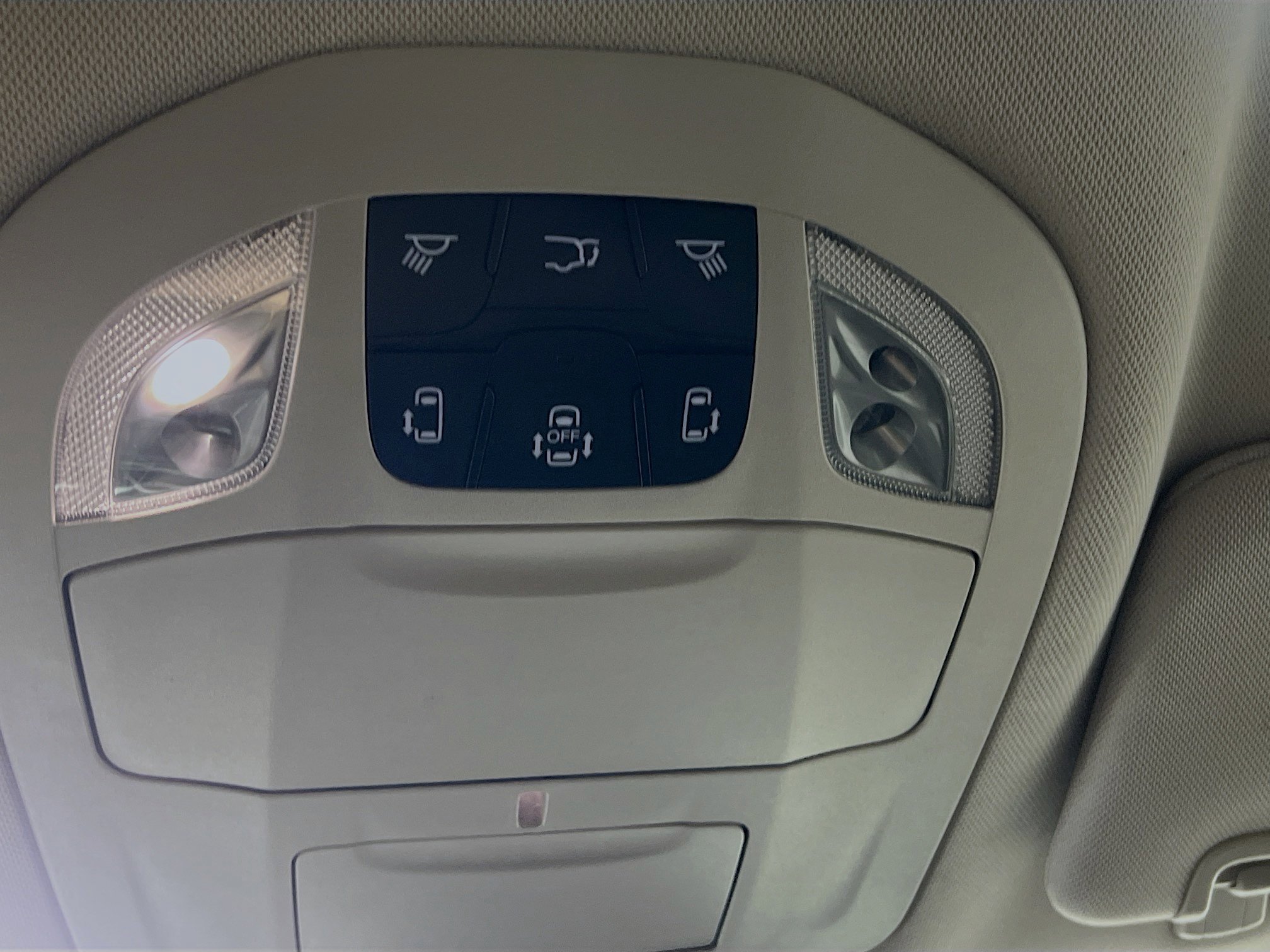 Used 2024 Chrysler Pacifica Touring-L image 22