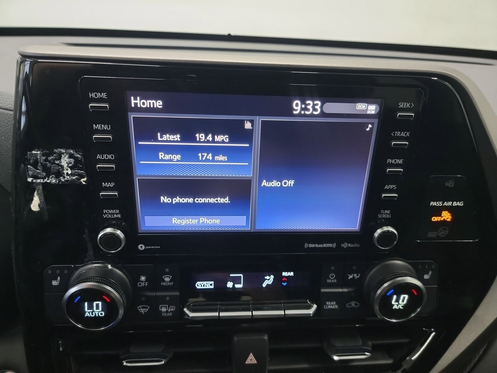 Used 2022 Toyota Highlander XLE AWD/4WD image 22