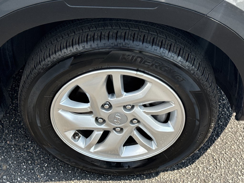 Used 2025 Hyundai Venue SE FWD image 12