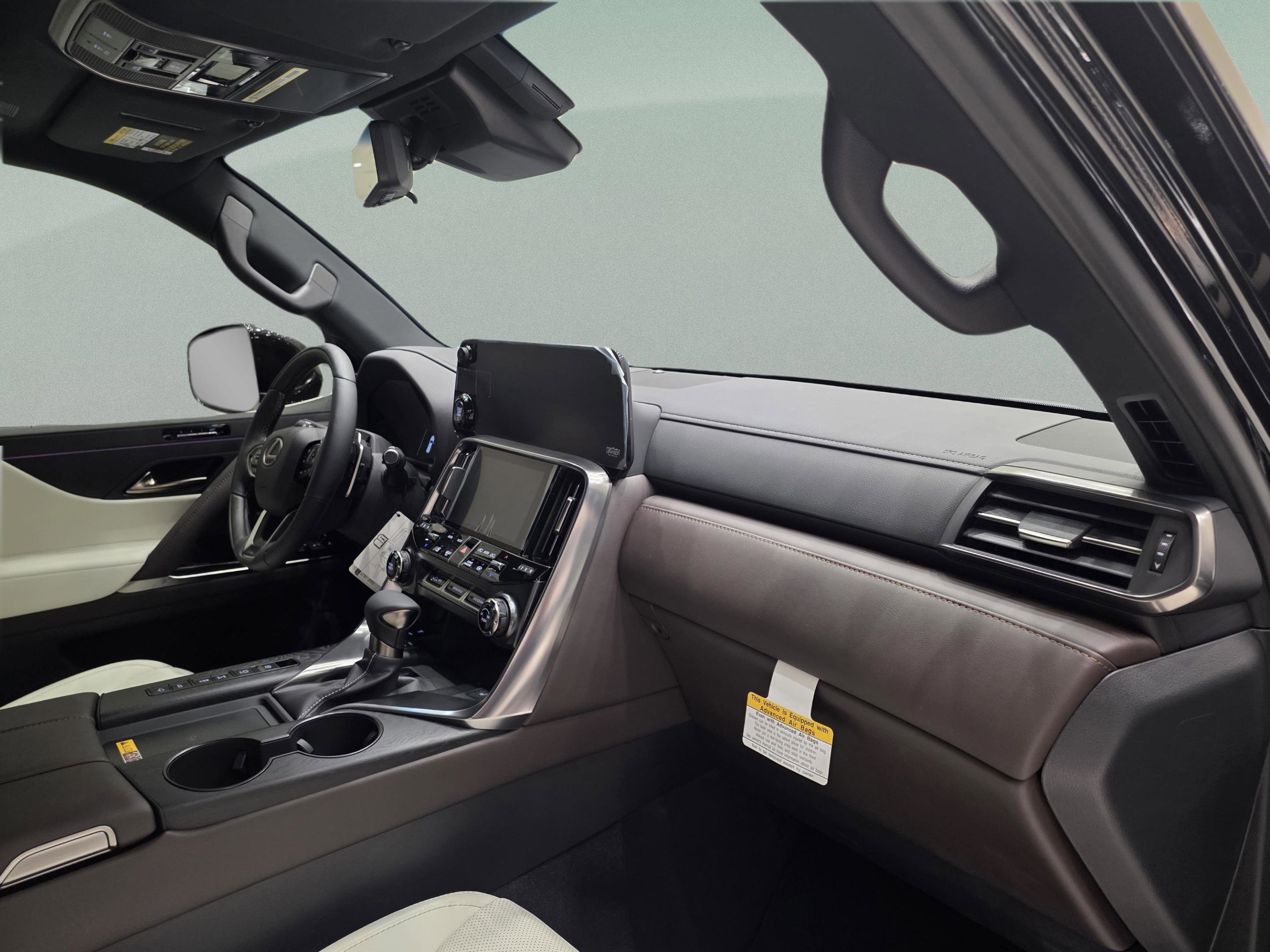 New 2026 Lexus LX 600 4WD w/ Luxury Package image 20