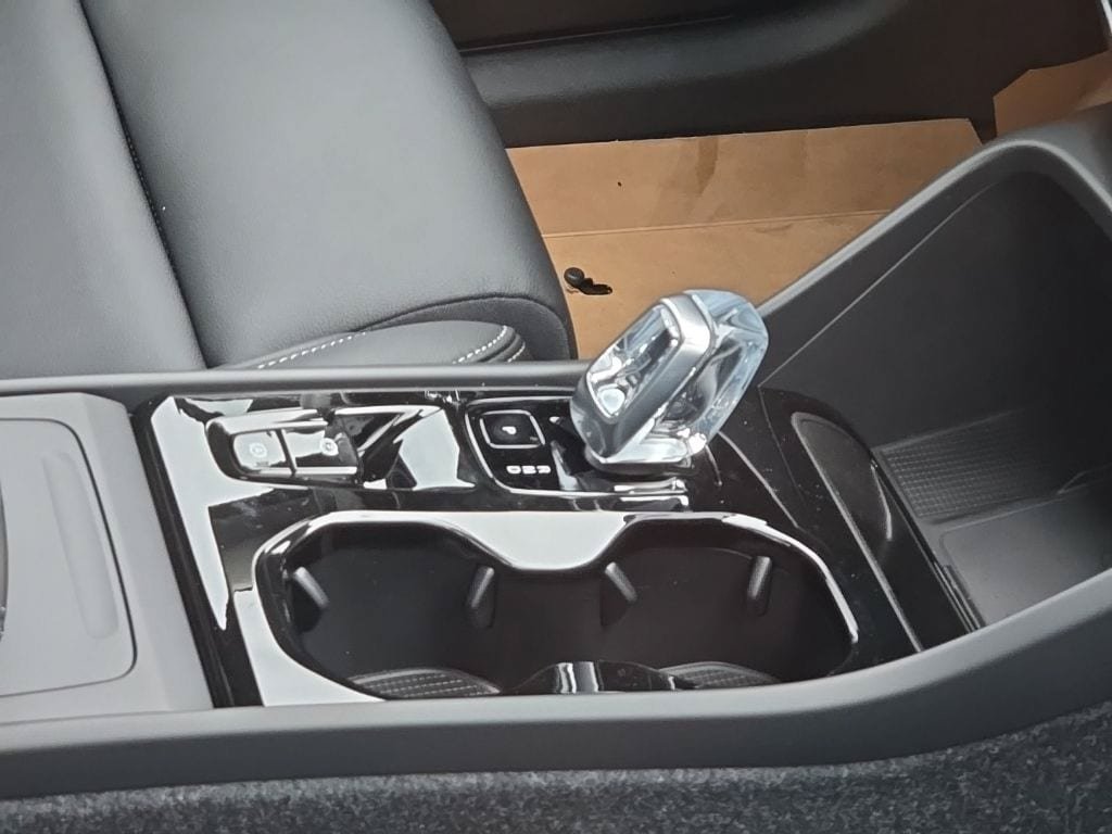 New 2026 Volvo XC40 B5 Plus w/ Protection Package Premier AWD/4WD image 8