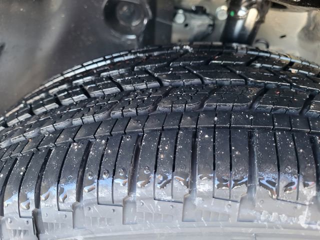 New 2026 Nissan Kicks SR image 13