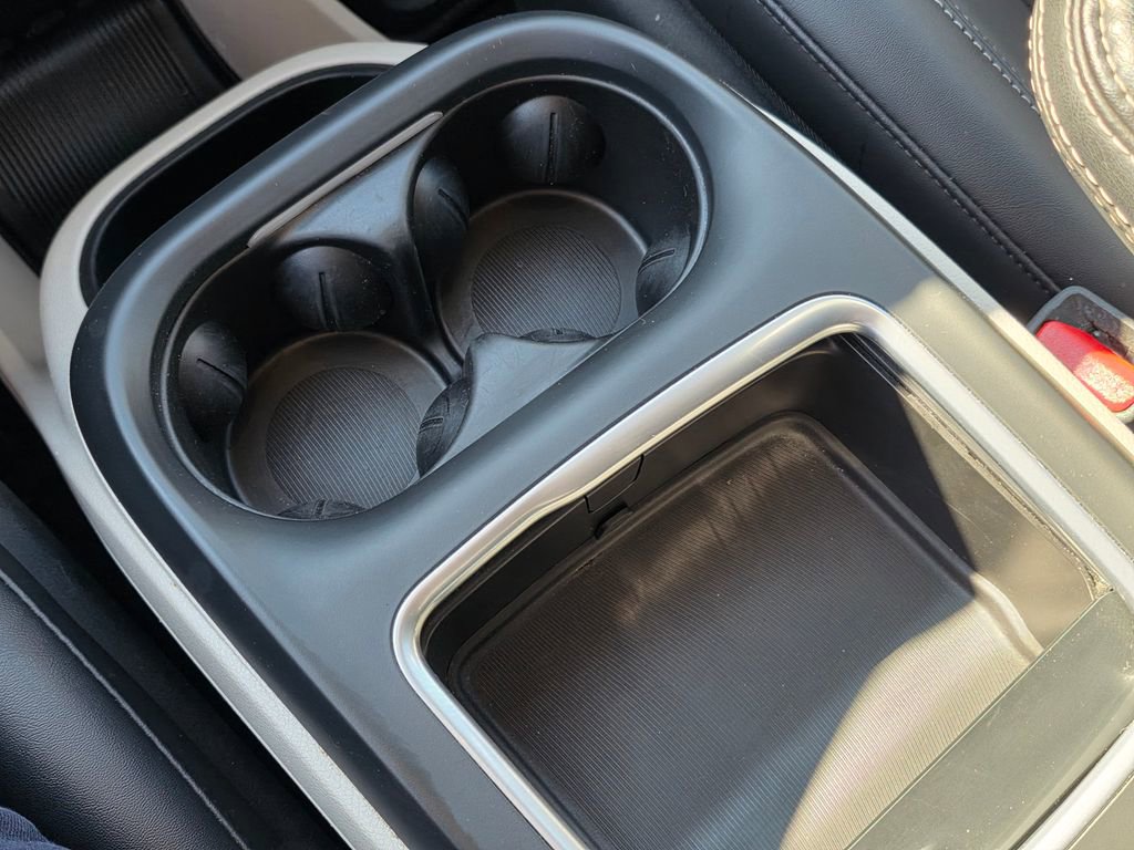 Used 2024 Chrysler Pacifica Touring-L image 25