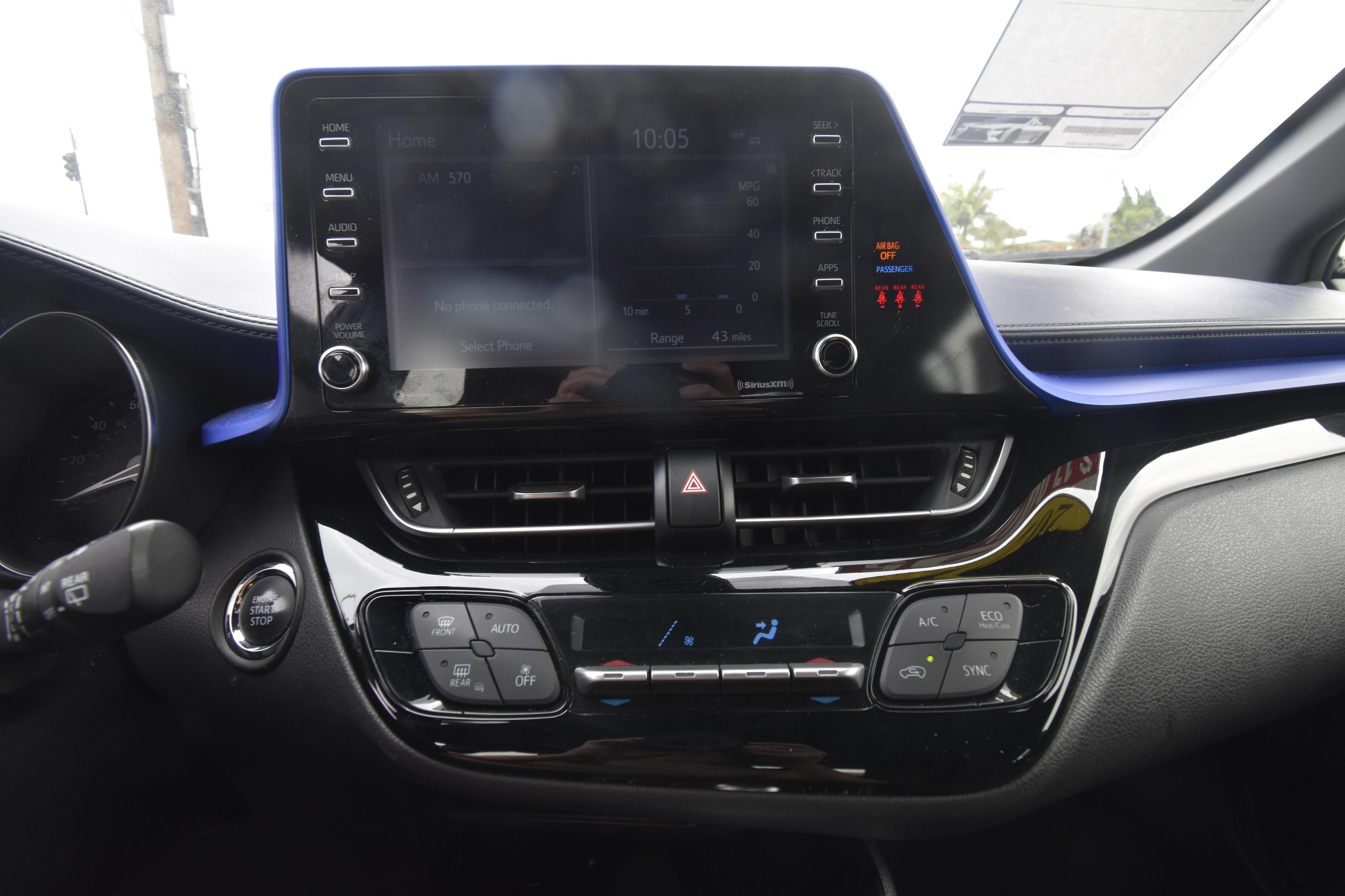 Used 2021 Toyota C-HR XLE FWD image 12
