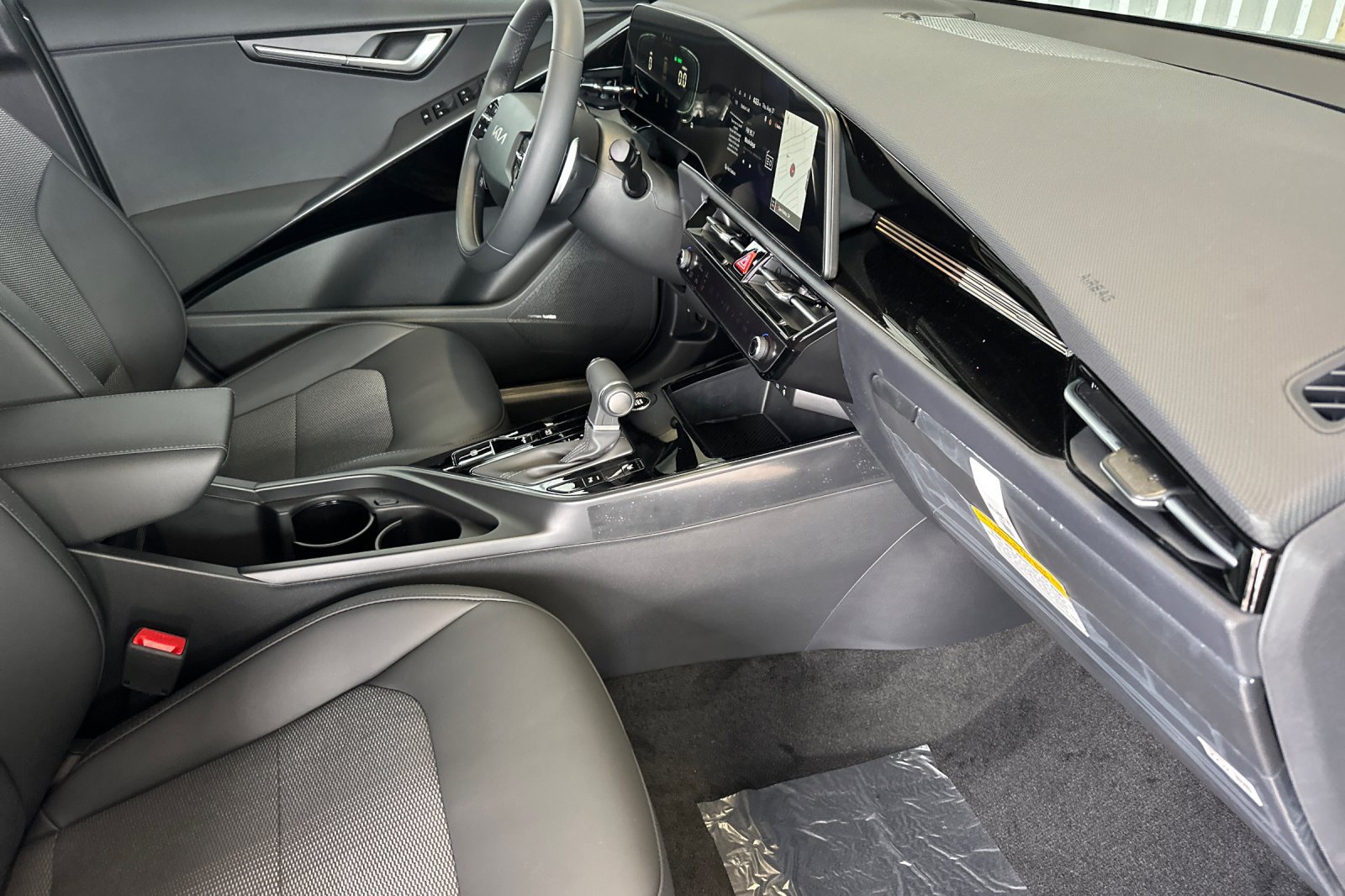 New 2026 Kia Niro EX w/ EX Premium Package FWD image 16