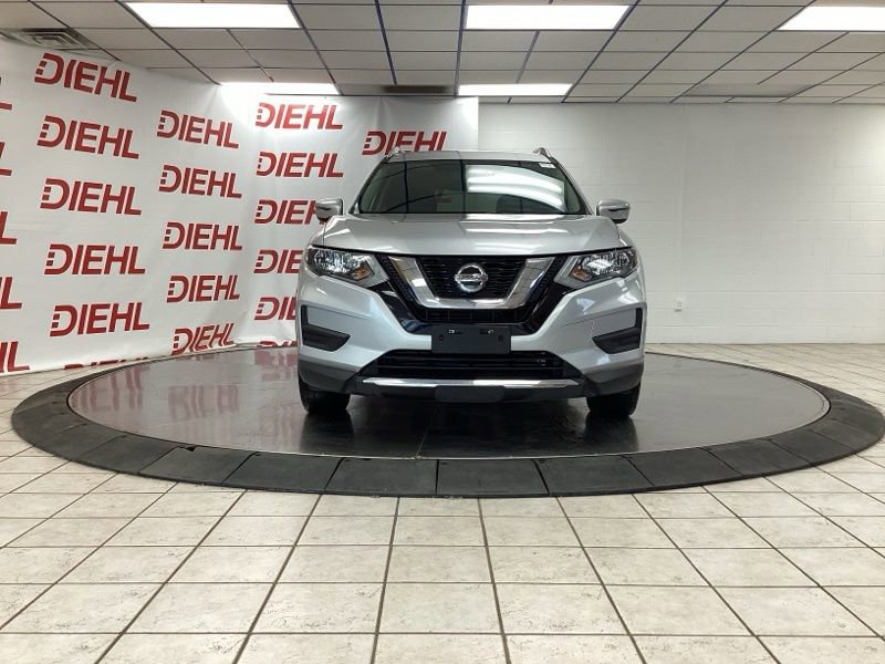 Used 2018 Nissan Rogue SV AWD/4WD image 2