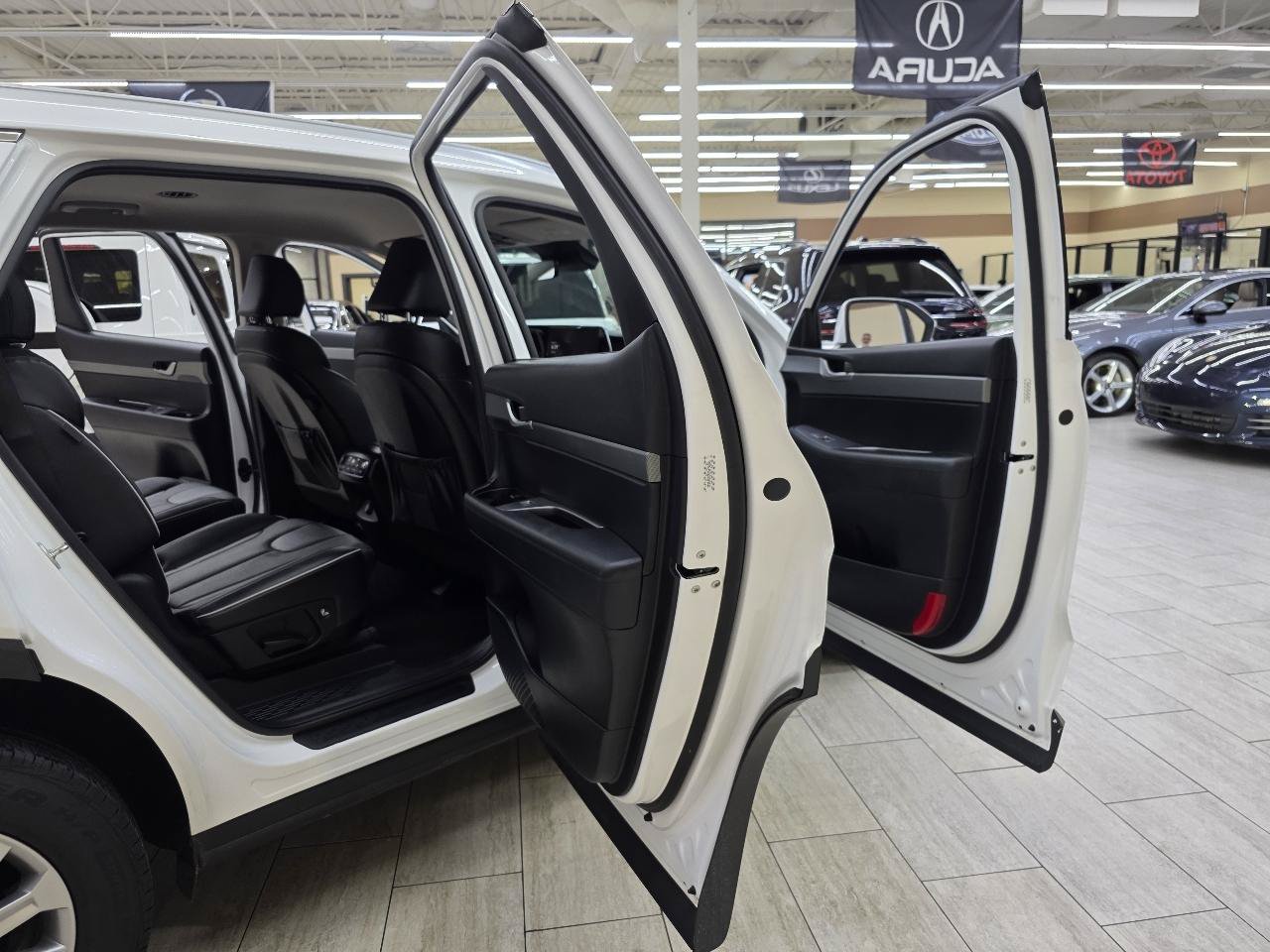 Used 2025 Hyundai Palisade SEL FWD image 16
