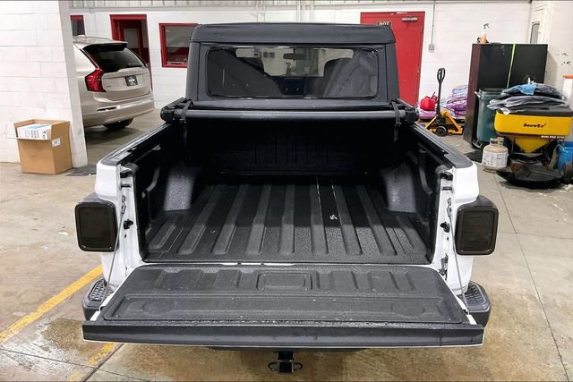 Used 2022 Jeep Gladiator Sport image 18