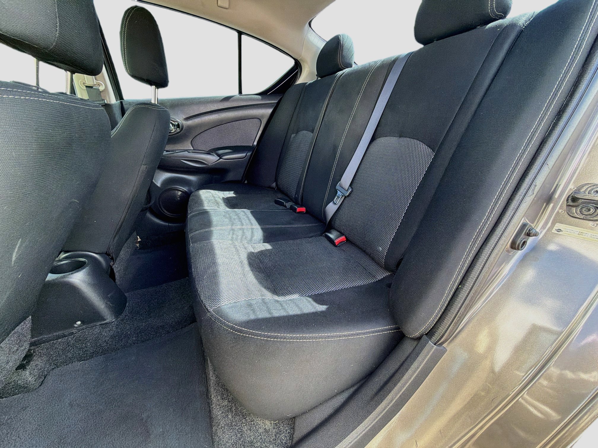 Used 2015 Nissan Versa SV FWD image 19