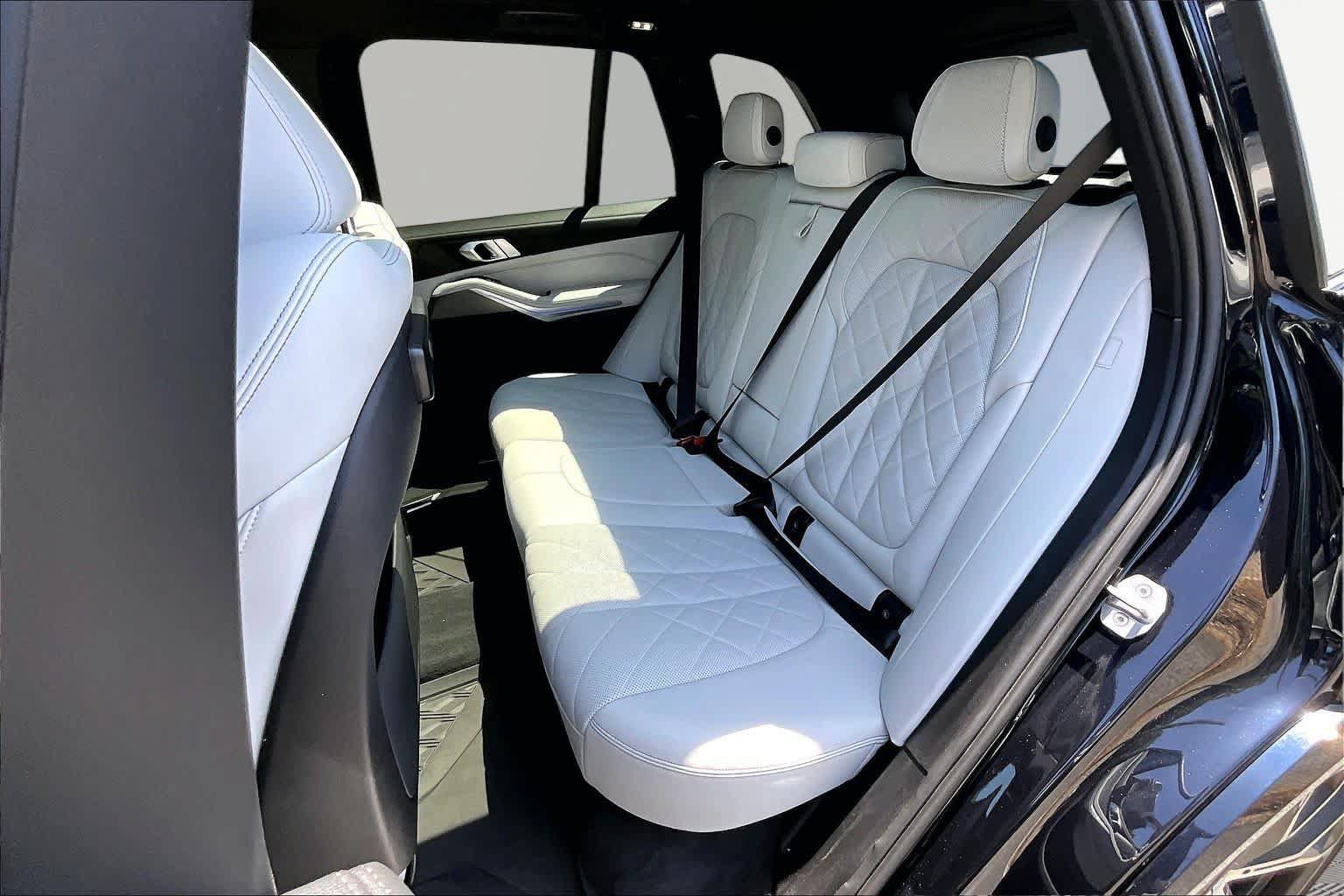 Used 2023 BMW X5 sDrive40i w/ M Sport Package RWD image 21