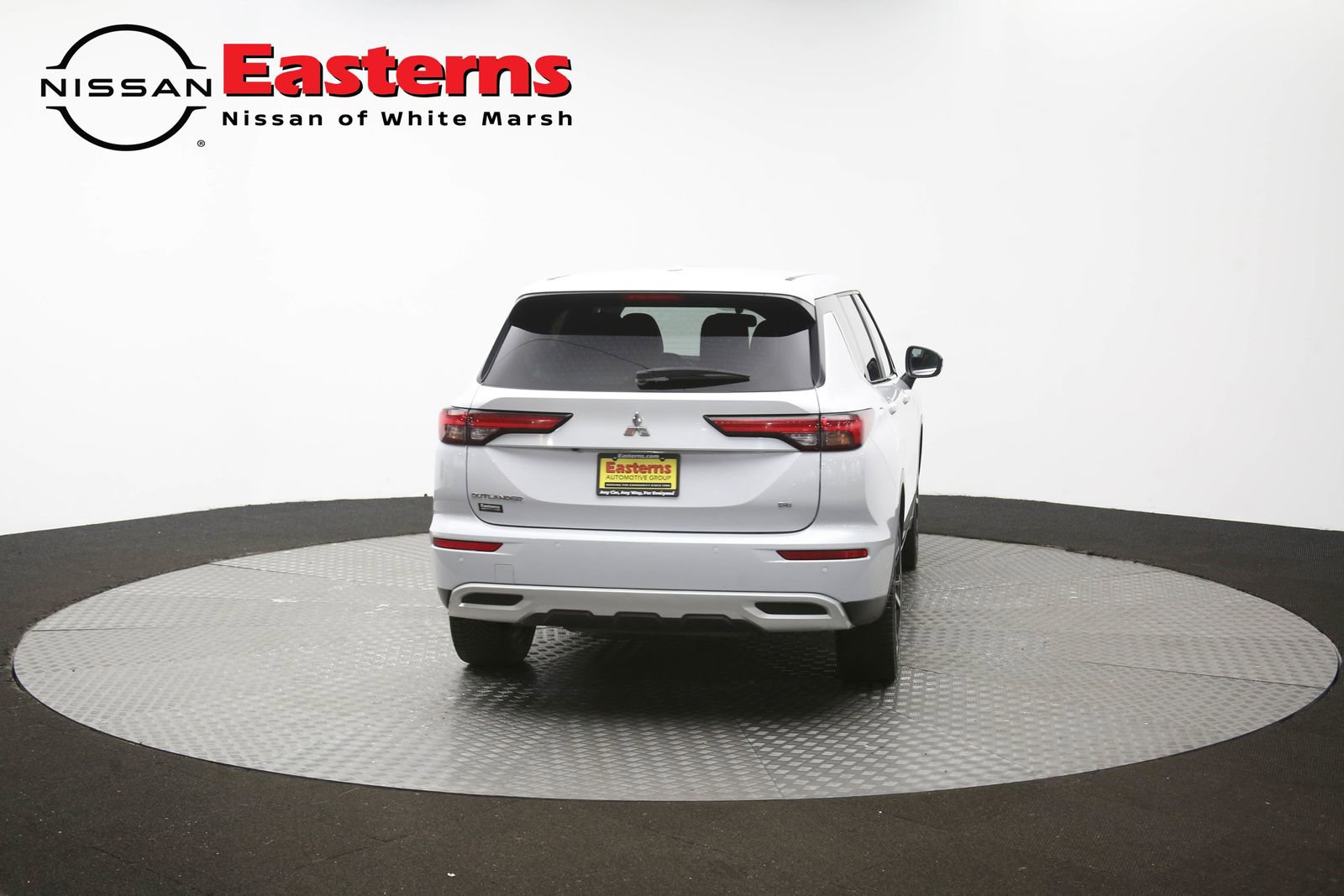 Used 2024 Mitsubishi Outlander AWD image 39