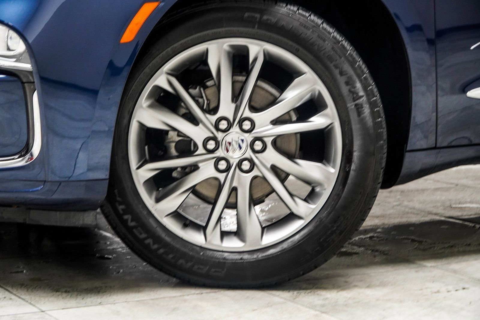 Used 2023 Buick Enclave Avenir image 3