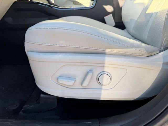 Certified 2023 Kia Sorento SX image 19