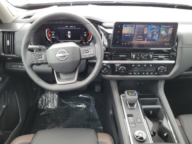 Used 2026 Nissan Pathfinder Platinum AWD/4WD image 12