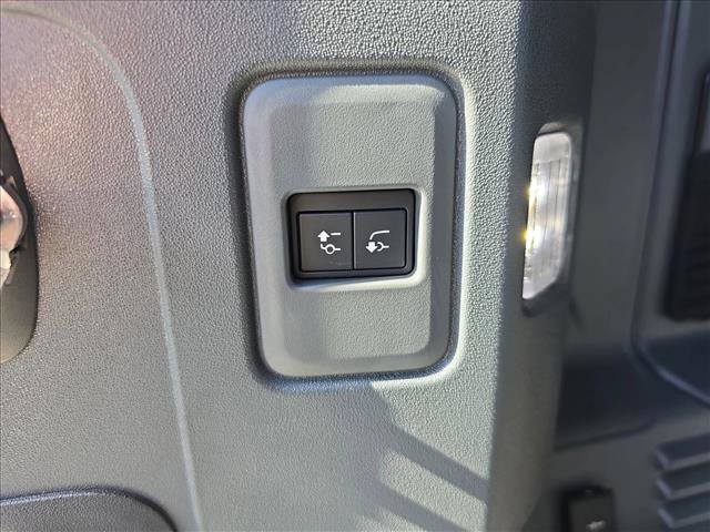 Used 2024 Land Rover Defender 110 X-Dynamic SE image 13