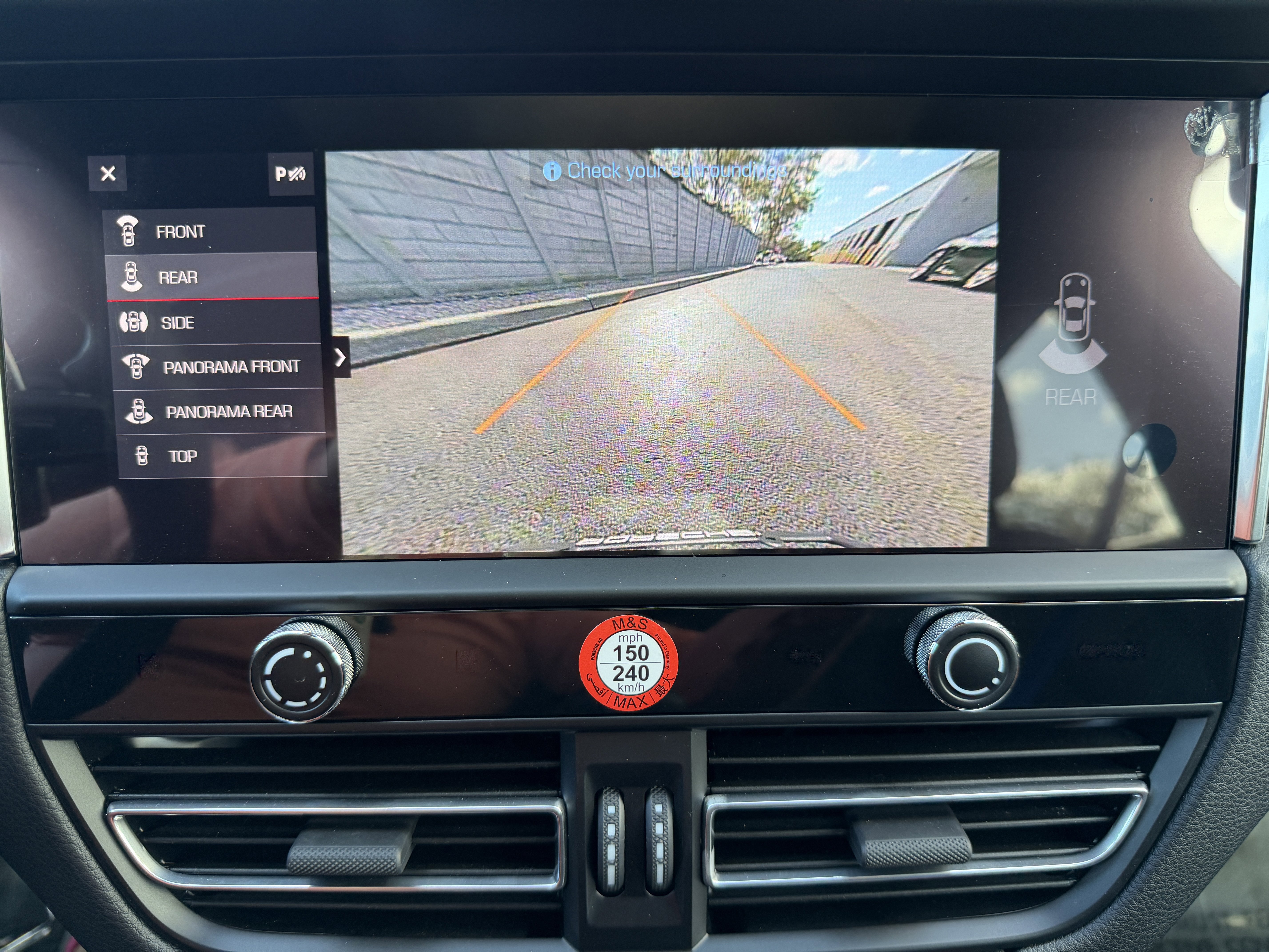 Certified 2025 Porsche Macan Turbo image 31