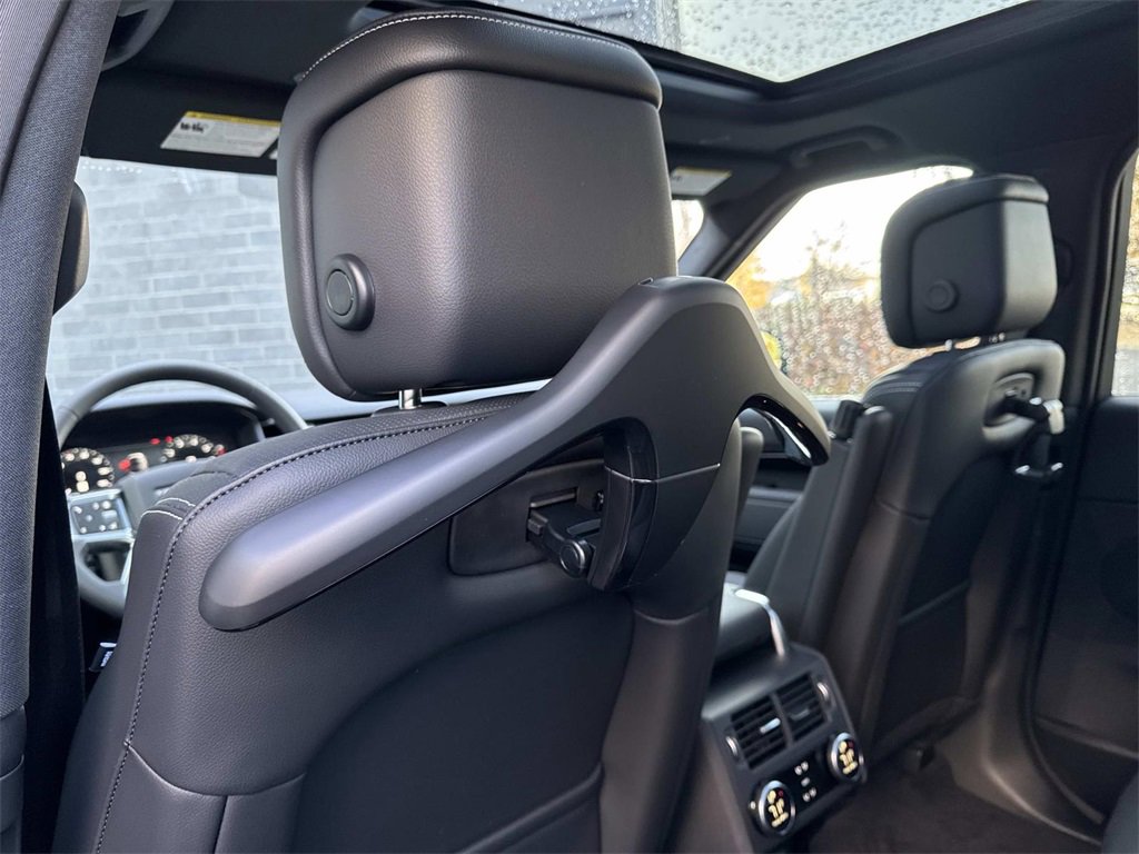 New 2025 Land Rover Discovery S image 16