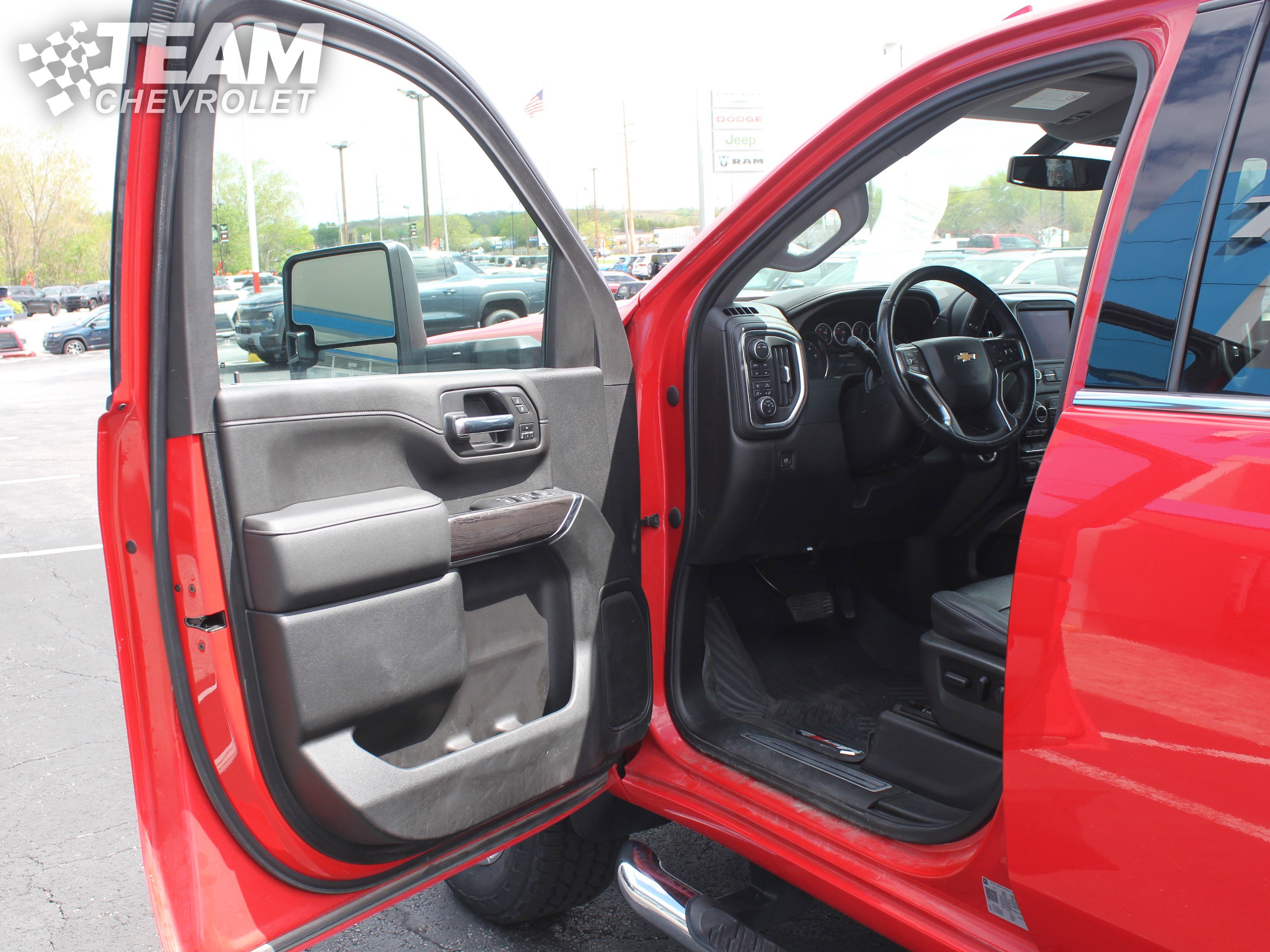 Used 2022 Chevrolet Silverado 2500 LTZ AWD/4WD image 11