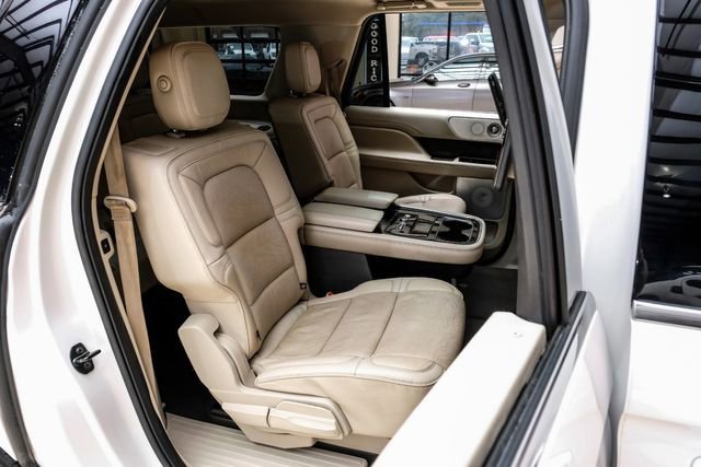 Used 2018 Lincoln Navigator L Reserve w/ Technology Package AWD/4WD image 37