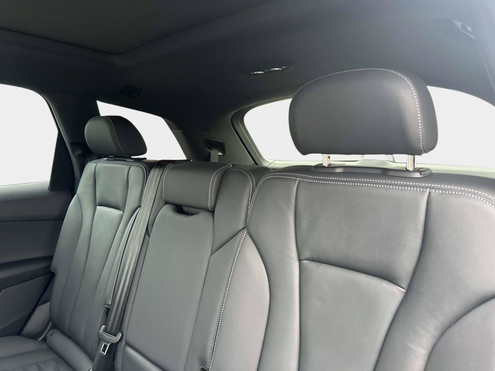 Used 2025 Audi Q7 2.0T Premium image 14